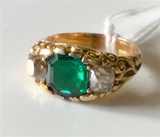 Emerald diamond ring